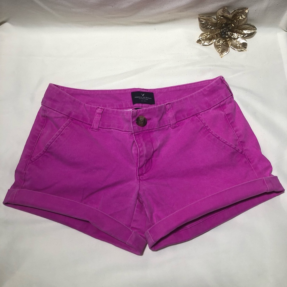 NO FILTER! AMERICAN EAGLE STRETCH SHORTS